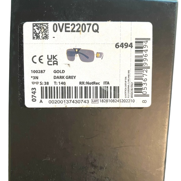 Authentic Versace Unisex Squared Baroque Gold Metal Frame with Grey Lens Sunnies - Picture 8 of 15